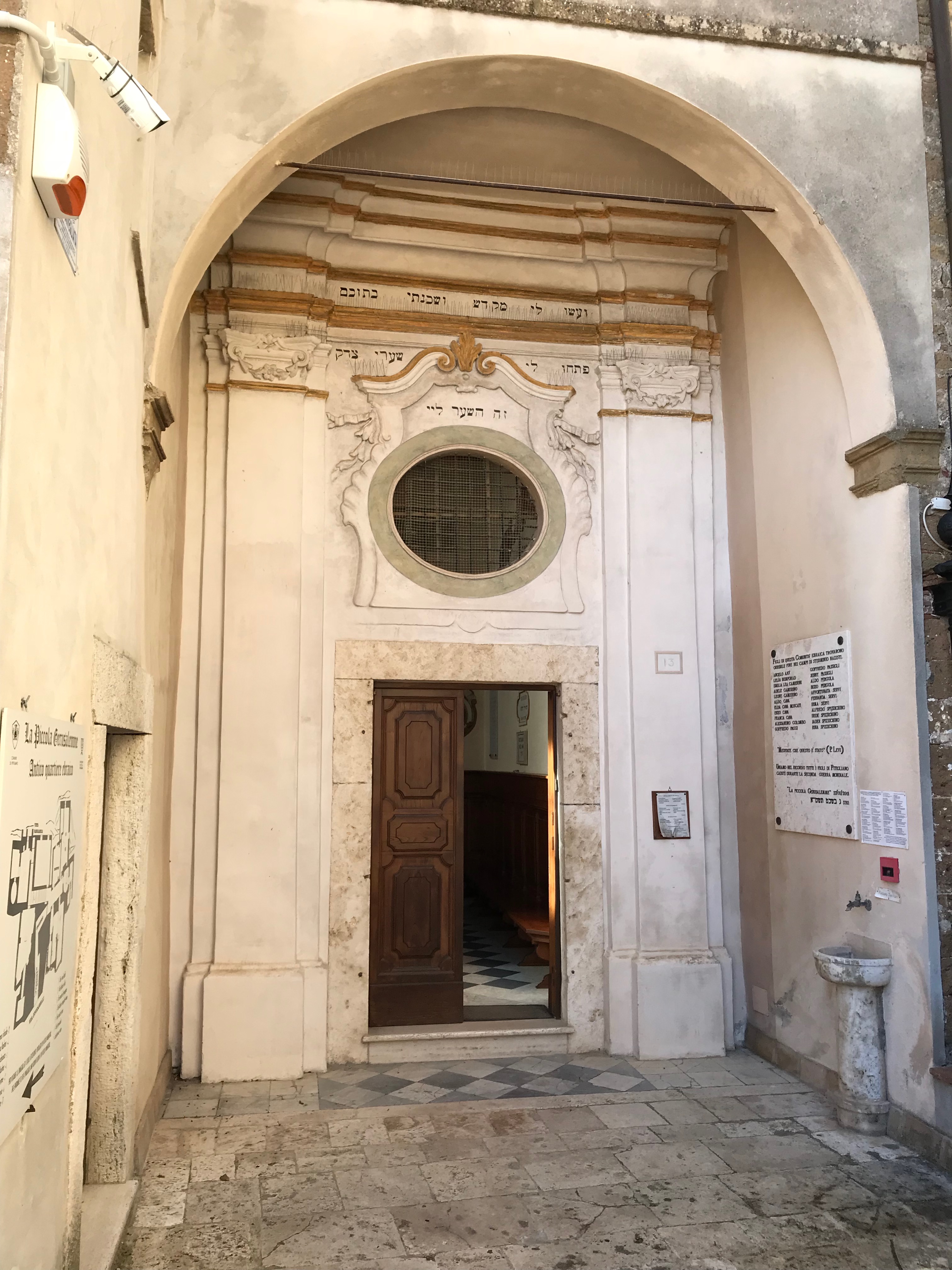The front door of the Pitigliano Synagogue